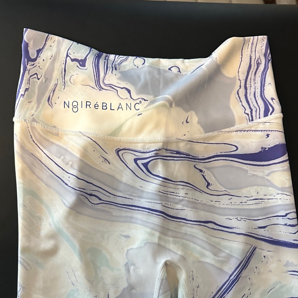 Noir é Blanc Marble Print Leggings and bra!